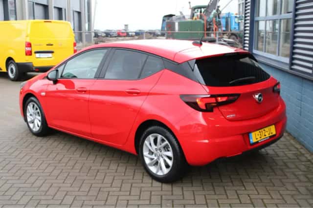 Opel Astra (2021) thumbnail 3