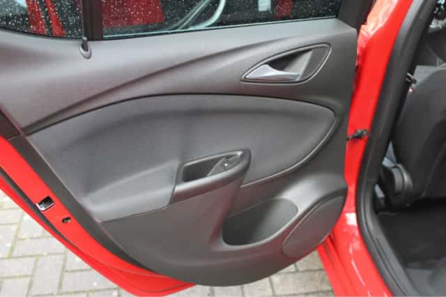 Opel Astra (2021) thumbnail 32