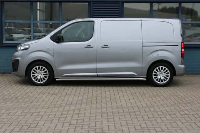 Opel Vivaro (2024) thumbnail 2