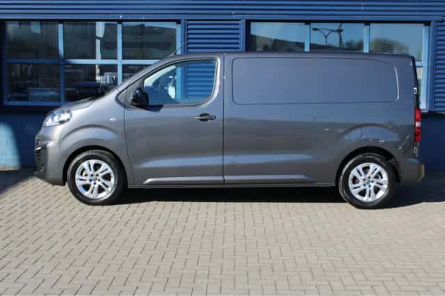 Opel Vivaro (2024) thumbnail 2