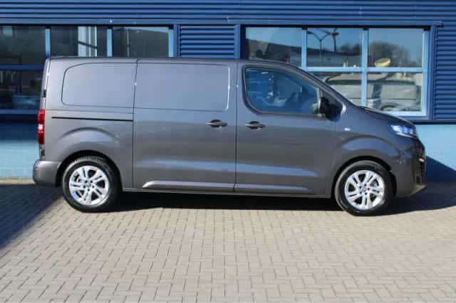 Opel Vivaro (2024) thumbnail 12