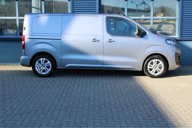 Opel Vivaro (2024) thumbnail 8