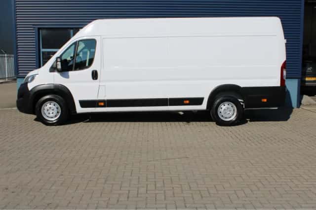 Opel Movano (2024) thumbnail 2