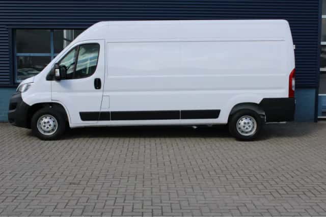 Opel Movano (2024) thumbnail 2