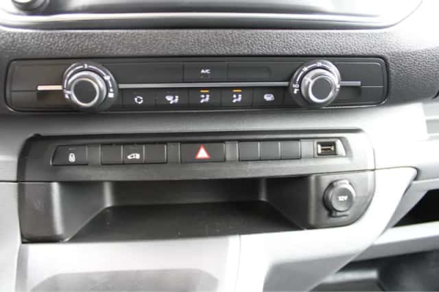 Opel Vivaro (2022) thumbnail 21