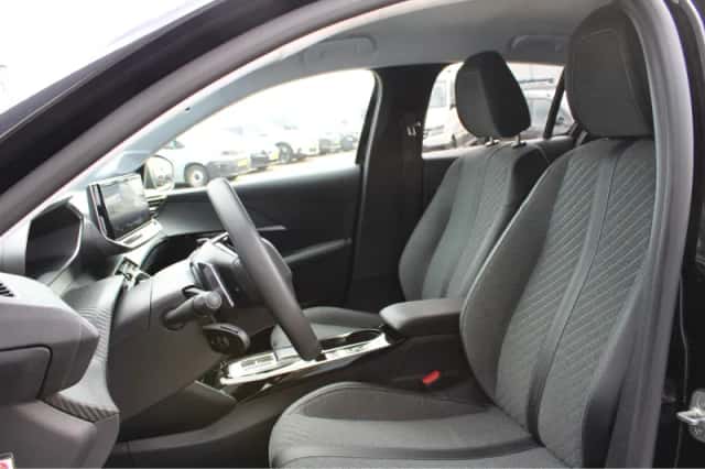 Peugeot 208 (2024) thumbnail 5