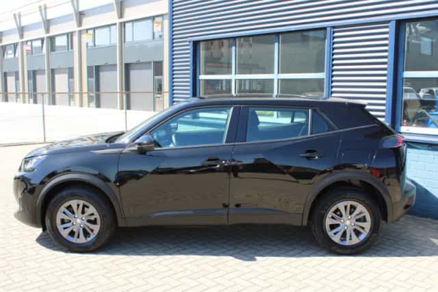 Peugeot 2008 (2023) thumbnail 2