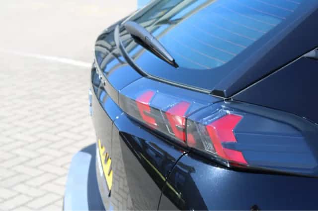 Peugeot 2008 (2023) thumbnail 14