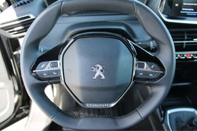Peugeot 2008 (2023) thumbnail 18