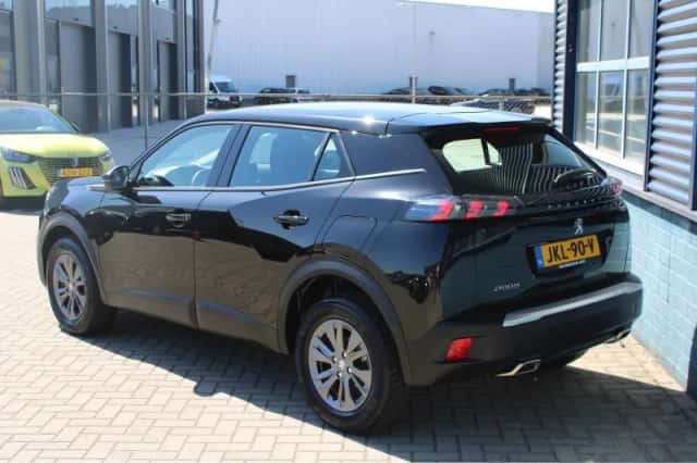 Peugeot 2008 (2023) thumbnail 3