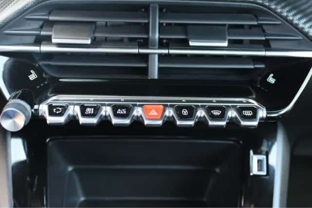 Peugeot 2008 (2023) thumbnail 27