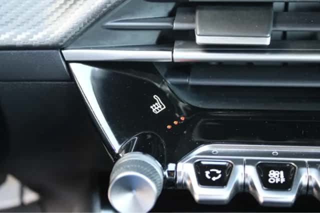 Peugeot 2008 (2023) thumbnail 28