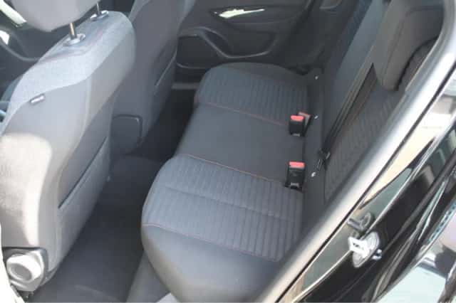 Peugeot 2008 (2023) thumbnail 31