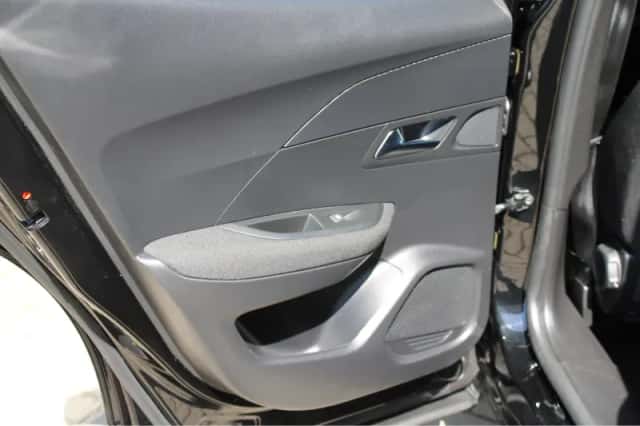 Peugeot 2008 (2023) thumbnail 32
