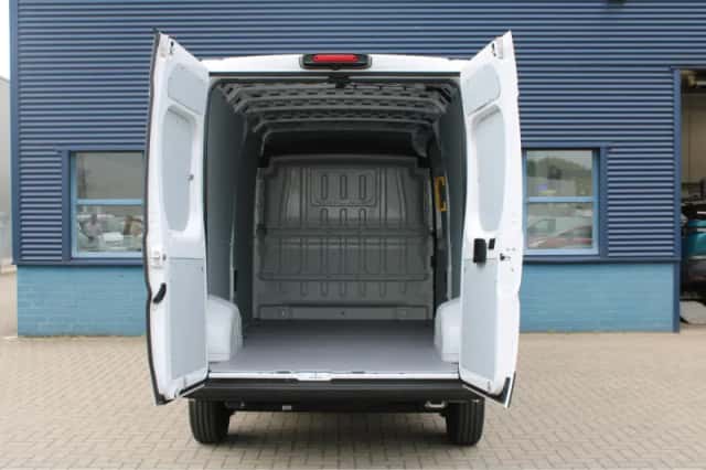Opel Movano Electric (2025) thumbnail 4