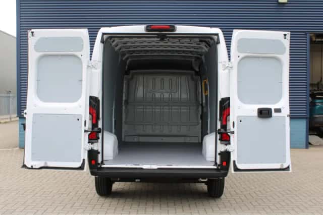 Opel Movano Electric (2025) thumbnail 5
