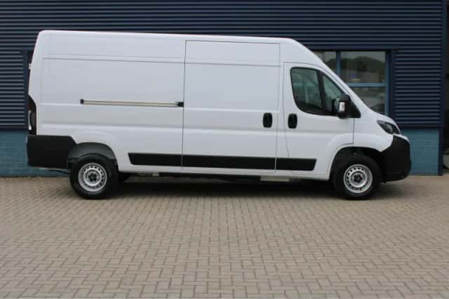 Opel Movano Electric (2025) thumbnail 8