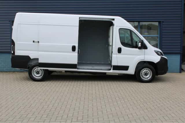 Opel Movano Electric (2025) thumbnail 9