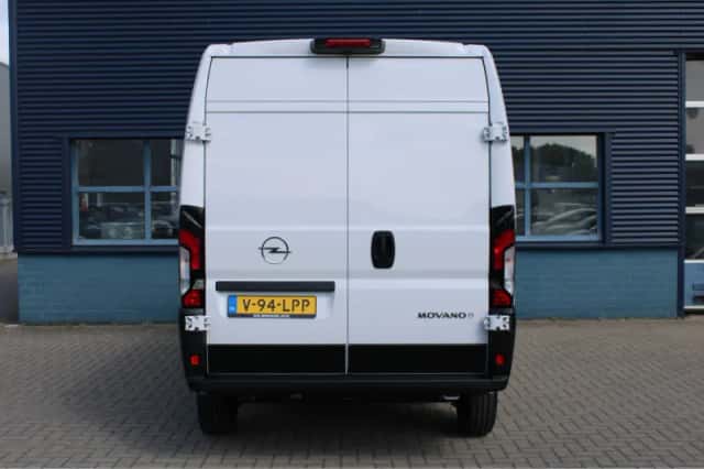 Opel Movano Electric (2025) thumbnail 3