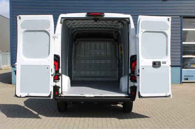 Opel Movano Electric (2025) thumbnail 5