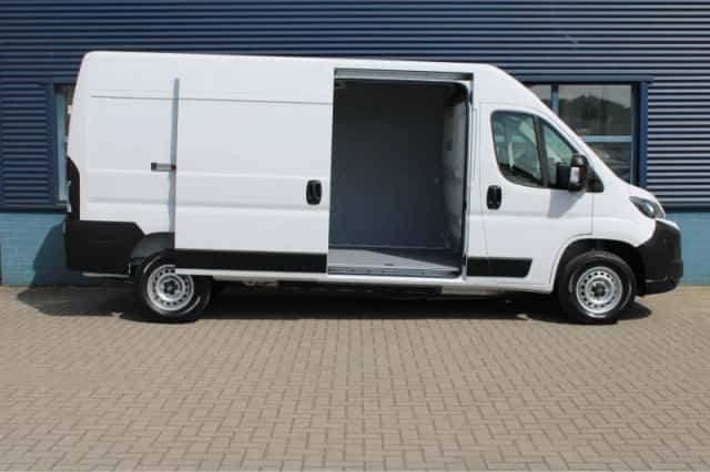 Opel Movano Electric (2025) thumbnail 9