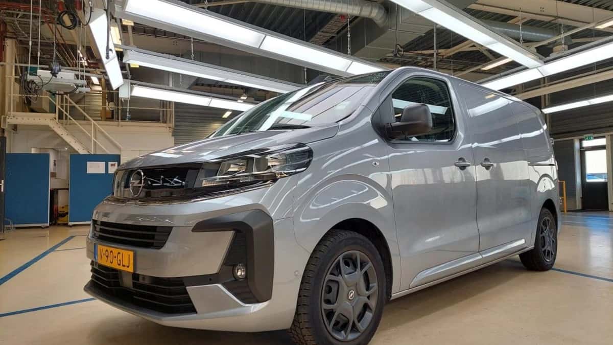 Opel Vivaro (2024) — foto 1