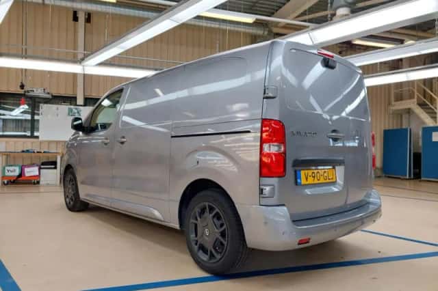 Opel Vivaro (2024) thumbnail 2
