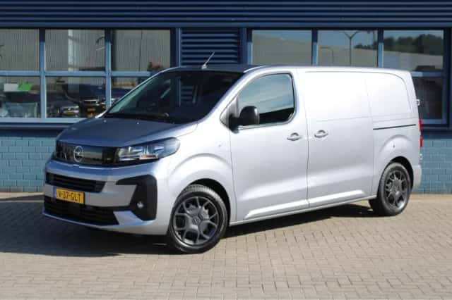 Opel Vivaro (2024) thumbnail 1