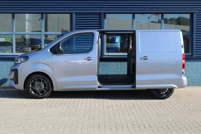 Opel Vivaro (2024) thumbnail 4