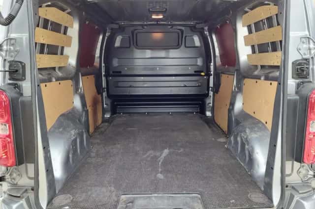 Opel Vivaro (2024) thumbnail 5