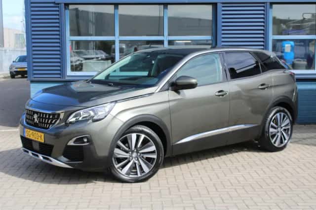Peugeot 3008 (2018) thumbnail 1