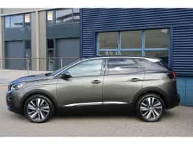 Peugeot 3008 (2018) thumbnail 2