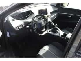 Peugeot 3008 (2018) thumbnail 16