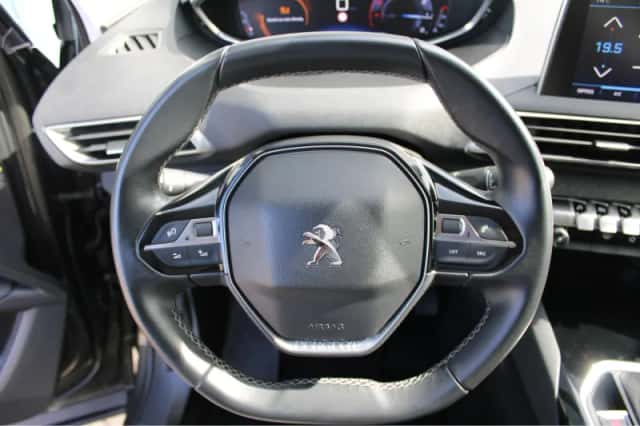 Peugeot 3008 (2018) thumbnail 21