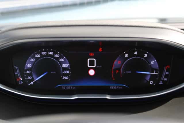 Peugeot 3008 (2018) thumbnail 22