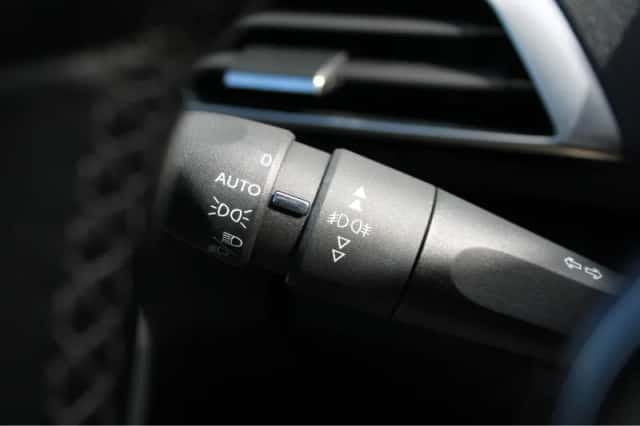 Peugeot 3008 (2018) thumbnail 23