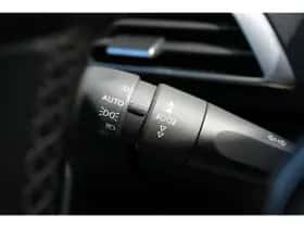 Peugeot 3008 (2018) thumbnail 23