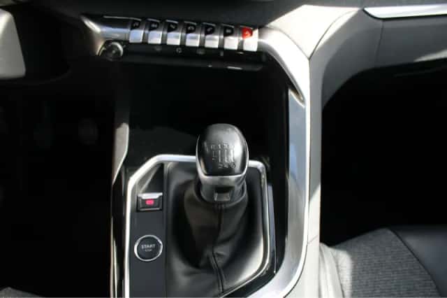 Peugeot 3008 (2018) thumbnail 27