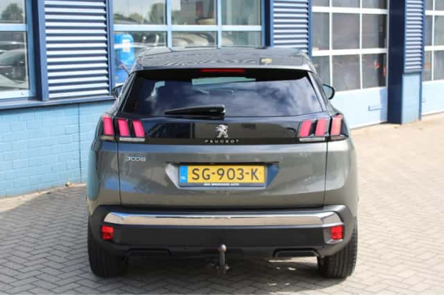 Peugeot 3008 (2018) thumbnail 4