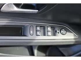 Peugeot 3008 (2018) thumbnail 34