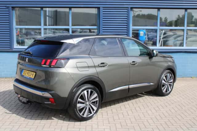 Peugeot 3008 (2018) thumbnail 7