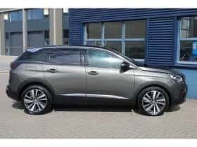 Peugeot 3008 (2018) thumbnail 8