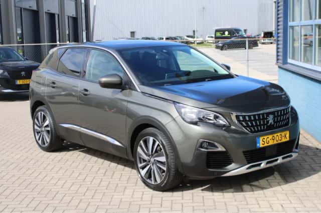 Peugeot 3008 (2018) thumbnail 9