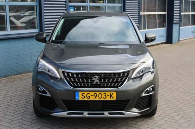 Peugeot 3008 (2018) thumbnail 10