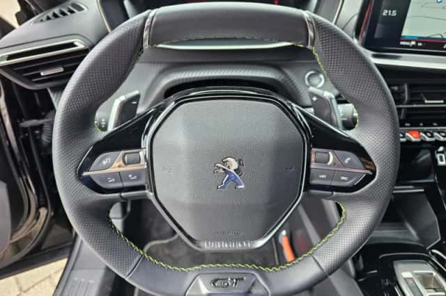Peugeot 2008 (2023) thumbnail 5