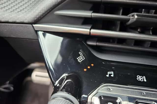 Peugeot 2008 (2023) thumbnail 7