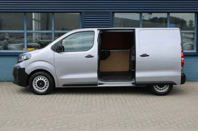 Opel Vivaro (2024) thumbnail 3