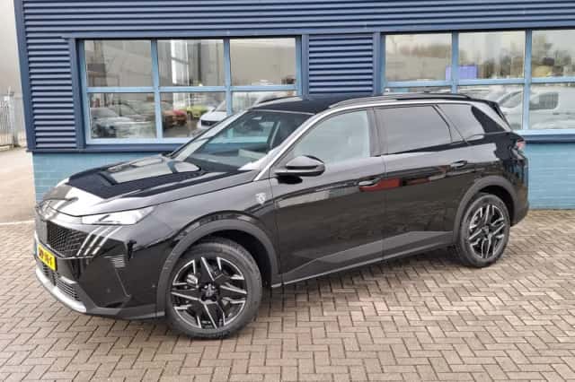 Peugeot 5008 (2026) thumbnail 1