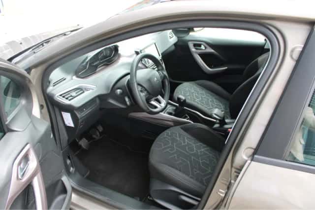 Peugeot 2008 (2014) thumbnail 14
