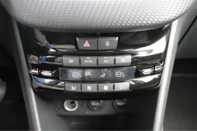 Peugeot 2008 (2014) thumbnail 29